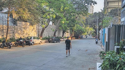 Construction work anywhere causes disturbances in the surroundings but not in Bandra’s upscale Pali Hill, where residents have put in place a foolproof model to insulate themselves and their neighbourhood from development-related sound and dust irritants. (Hindustan Times) Construction work anywhere causes disturbances in the surroundings but not in Bandra’s upscale Pali Hill, where residents have put in place a foolproof model to insulate themselves and their neighbourhood from development-related sound and dust irritants. (Hindustan Times)
