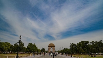 Delhi also witnessed a drop in temperature on Saturday, with minimum temperatures ranging 2-9°C below normal at different locations. (Sanchit Khanna/HT Photo)