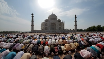 Eid 2025: Eid dates vary by moon sighting, with potential celebrations on March 31 or April 1 in India and March 30 or 31 in Saudi Arabia. Eid 2025: Eid dates vary by moon sighting, with potential celebrations on March 31 or April 1 in India and March 30 or 31 in Saudi Arabia.