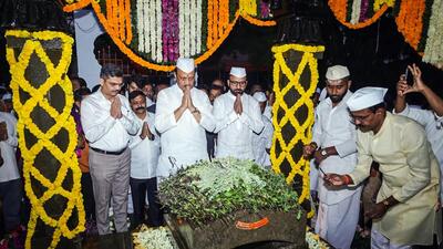 Pune, Mar 29 (ANI): Maharashtra Deputy Chief Minister Ajit Pawar pays his respects to Chhatrapati Sambhaji Maharaj on his death anniversary, at Vadu Budruk in Pune on Saturday. (ANI Photo) (ANI Pic Service) Pune, Mar 29 (ANI): Maharashtra Deputy Chief Minister Ajit Pawar pays his respects to Chhatrapati Sambhaji Maharaj on his death anniversary, at Vadu Budruk in Pune on Saturday. (ANI Photo) (ANI Pic Service)