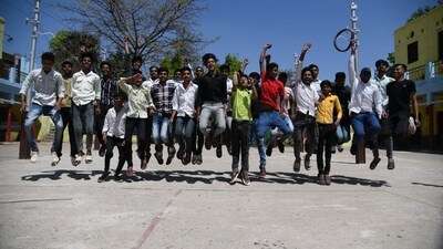 BSEB 10th result 2025 was declared on March 29. Students celebrating after Bihar Board class 10th matric examination results were declared at DAV high school Danapur in Patna. (Santosh Kumar ) BSEB 10th result 2025 was declared on March 29. Students celebrating after Bihar Board class 10th matric examination results were declared at DAV high school Danapur in Patna. (Santosh Kumar )