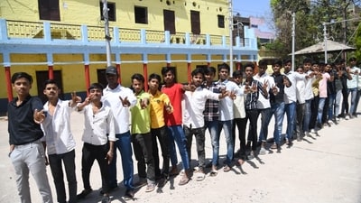 At DAV high school Danapur in Patna where students are celebrating their success post BSEB 10th result 2025 declaration. (Santosh Kumar ) At DAV high school Danapur in Patna where students are celebrating their success post BSEB 10th result 2025 declaration. (Santosh Kumar )