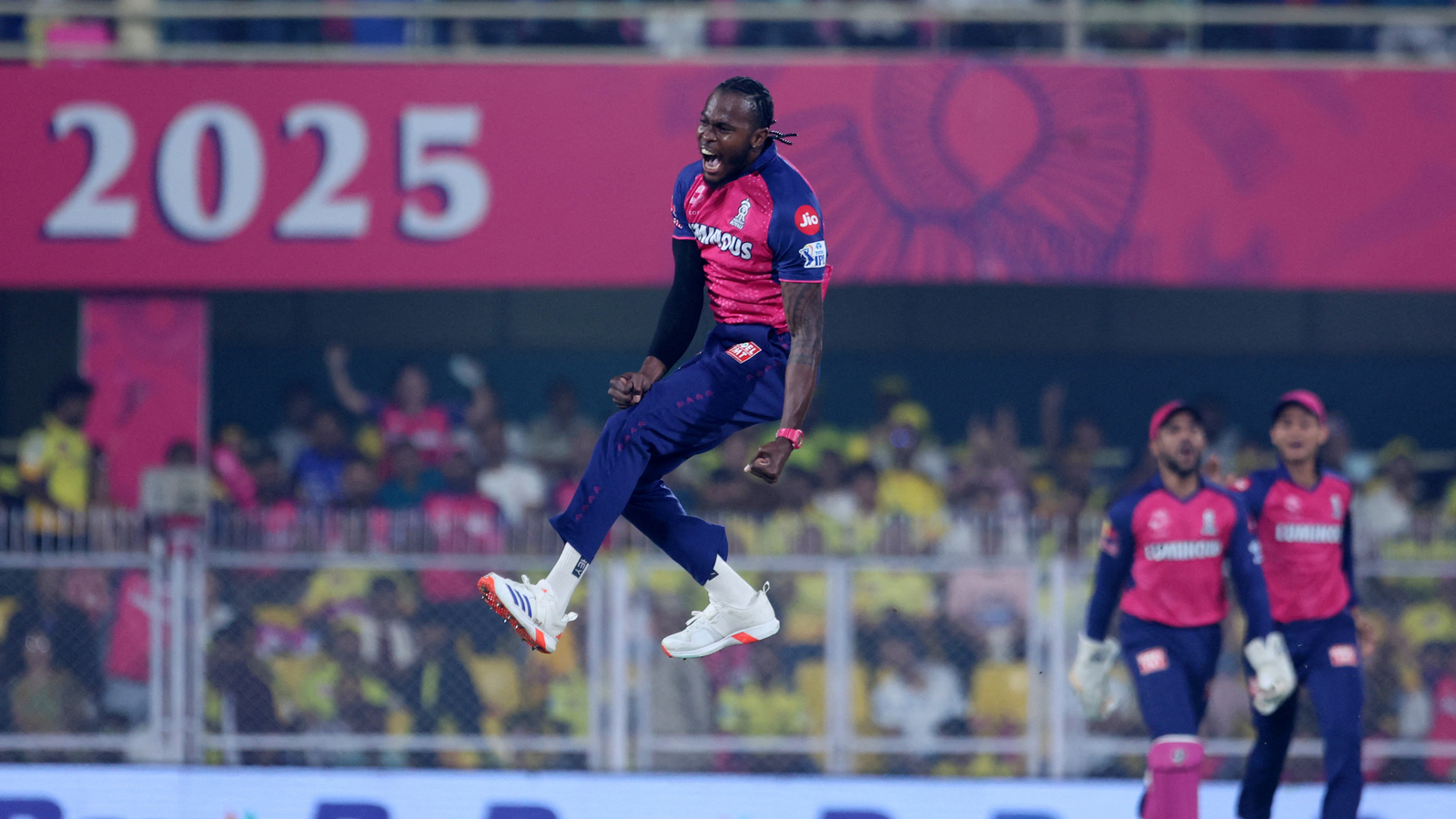 Days after leaking 76 in 4 overs, Jofra Archer roars back with IPL 2025 ...