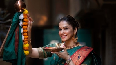 Isha Koppikar at the exclusive shoot (Photo: Satish Bate/HT) Isha Koppikar at the exclusive shoot (Photo: Satish Bate/HT)