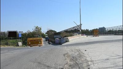 B7 Badusarai Bridge near Jhatikra village in Najafgarh, south west Delhi on March 19. (Vipin Kumar/HT Photo) B7 Badusarai Bridge near Jhatikra village in Najafgarh, south west Delhi on March 19. (Vipin Kumar/HT Photo)