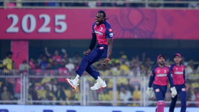 Rajasthan Royals' Jofra Archer celebrates after taking the wicket of Chennai Super Kings' Rachin Ravindra (REUTERS)