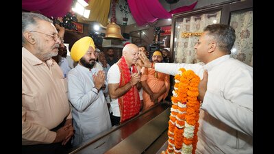 Former Delhi education minister and Aam Aadmi Party (AAP) Punjab in-charge Manish Sisodia reaffirmed Bhagwant Mann-led government’s commitment of eradicating drugs in Punjab, invoking the blessings of Kali Maa. Former Delhi education minister and Aam Aadmi Party (AAP) Punjab in-charge Manish Sisodia reaffirmed Bhagwant Mann-led government’s commitment of eradicating drugs in Punjab, invoking the blessings of Kali Maa.