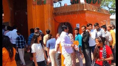 Long queue outside Badi Devkali temple in Ayodhya on the first day of Navratri on March 30. (Ravindra Singh) Long queue outside Badi Devkali temple in Ayodhya on the first day of Navratri on March 30. (Ravindra Singh)