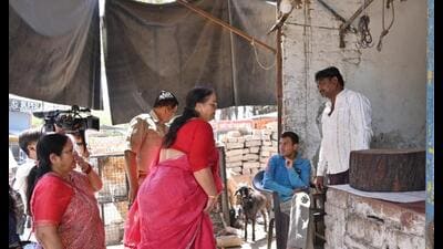Mayor Sushma Kharakwal getting a meat shop sealed in Lucknow on March 30 for violating government order. (Sourced)