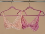 Doctors have debunked the claim that wearing a bra with an underwire can cause breast cancer, finding no link between bra-wearing patterns and cancer risk. Doctors have debunked the claim that wearing a bra with an underwire can cause breast cancer, finding no link between bra-wearing patterns and cancer risk.