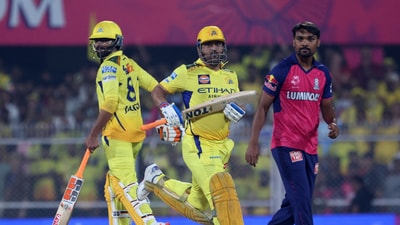 Chennai Super Kings' MS Dhoni and Ravindra Jadeja in action as they run between the wickets (REUTERS)
