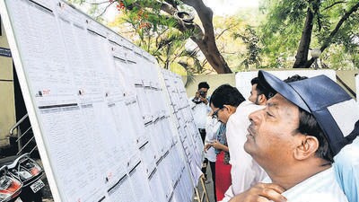 Currently, citizens often face long wait times or repeated visits to Mhada offices due to the difficulty in locating physical files. AI-driven automation is expected to significantly reduce these delays, saving time for both citizens and staff. (HT)