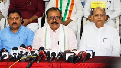 Maharashtra Congress chief Harshvardhan Sapkal (C) during a press conference. (Hindustan Times) Maharashtra Congress chief Harshvardhan Sapkal (C) during a press conference. (Hindustan Times)