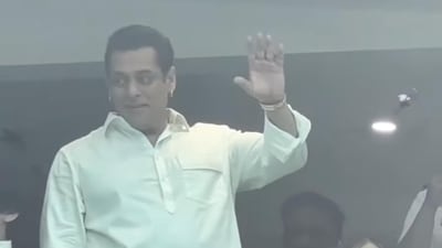 On Monday, Salman spread festive cheer on Eid as he greeted his fans from his Galaxy apartment. On Monday, Salman spread festive cheer on Eid as he greeted his fans from his Galaxy apartment.