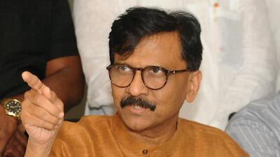 Sangli: Shivsena ( UBT ) senior leader MP Sanjay Raut addresses to media with candidate Chandrahar Patil & Nitin Banugade Patil of senior leader during observation tour in Sangli for Sangli constituency’s candidate in MVA alliance on Friday. Photo by Uday Deolekar Sangli. (UDAY DEOLEKAR) Sangli: Shivsena ( UBT ) senior leader MP Sanjay Raut addresses to media with candidate Chandrahar Patil & Nitin Banugade Patil of senior leader during observation tour in Sangli for Sangli constituency’s candidate in MVA alliance on Friday. Photo by Uday Deolekar Sangli. (UDAY DEOLEKAR)
