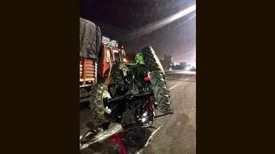 The overturned tractor and the truck that were involved in the accident in Ludhiana’s Sahnewal on Monday. (HT Photo)