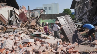 The death toll from the earthquake has surpassed 2,700. Those who survived the earthquake are spending their nights in the streets. The homes of many had been destroyed; the rest are too scared to go to their houses in anticipation of aftershocks. In pic: People carry their belongings as they leave their homes, damaged by Friday's earthquake in Naypyitaw, Myanmar. (AP) The death toll from the earthquake has surpassed 2,700. Those who survived the earthquake are spending their nights in the streets. The homes of many had been destroyed; the rest are too scared to go to their houses in anticipation of aftershocks. In pic: People carry their belongings as they leave their homes, damaged by Friday's earthquake in Naypyitaw, Myanmar. (AP)