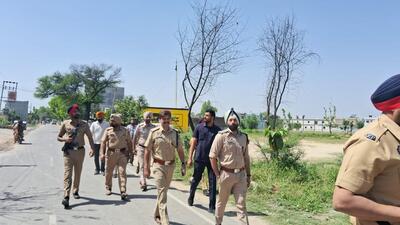 Patiala senior superintendent of police (SSP) Nanak Singh leading the search operation near the Badshahpur police post on Tuesday. (HT Photo) Patiala senior superintendent of police (SSP) Nanak Singh leading the search operation near the Badshahpur police post on Tuesday. (HT Photo)
