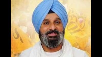 Senior Shiromani Akali Dal (SAD) leader Bikram Singh Majithia on Tuesday claimed that his security cover has been trimmed by the Punjab government. (HT File) Senior Shiromani Akali Dal (SAD) leader Bikram Singh Majithia on Tuesday claimed that his security cover has been trimmed by the Punjab government. (HT File)