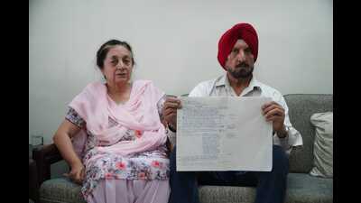 The scammers targeted the retired Colonel’s wife, convincing him to break her fixed deposits (FDs) to “close the case”. (HT) The scammers targeted the retired Colonel’s wife, convincing him to break her fixed deposits (FDs) to “close the case”. (HT)