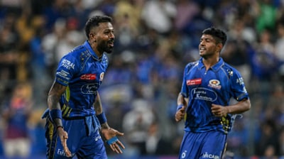 Hardik Pandya (L) and Ashwani Kumar celebrate a wicket (AFP)