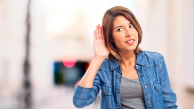 Women hear all types of sounds better than men. (Freepik) Women hear all types of sounds better than men. (Freepik)