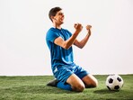 Remember to prioritise your body's needs and take proactive steps to prevent injuries while playing sports. (Freepik) Remember to prioritise your body's needs and take proactive steps to prevent injuries while playing sports. (Freepik)