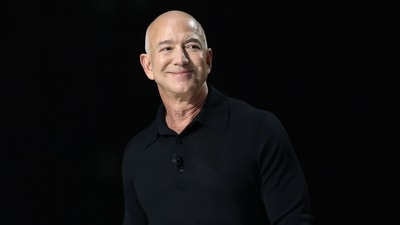 Jeff Bezos-led Amazon reportedly sent a last-minute bid to buy TikTok (AFP) Jeff Bezos-led Amazon reportedly sent a last-minute bid to buy TikTok (AFP)