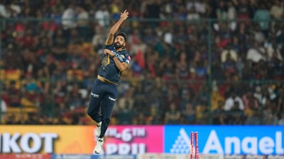 Siraj took over in the powerplay after that, dismissing Devdutt Padikkal in the next over and a dangerous-looking Phil Salt after that. (AP) Siraj took over in the powerplay after that, dismissing Devdutt Padikkal in the next over and a dangerous-looking Phil Salt after that. (AP)