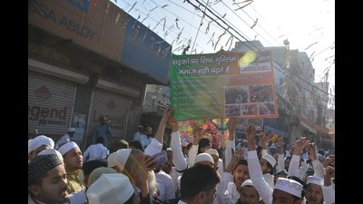 The SI stated in his complaint that the banner questioned the move to ban namaz on roads, contesting that it is not the only religious activity performed publicly, as festivals such as Holi, Shivratri, Ram Navami and Diwali and Ganesh Chaturthi are also celebrated on the streets. (Sourced) The SI stated in his complaint that the banner questioned the move to ban namaz on roads, contesting that it is not the only religious activity performed publicly, as festivals such as Holi, Shivratri, Ram Navami and Diwali and Ganesh Chaturthi are also celebrated on the streets. (Sourced)