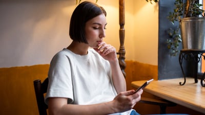 Waiting for texts from your date who ghosted you is exhausting. (Freepik) Waiting for texts from your date who ghosted you is exhausting. (Freepik)