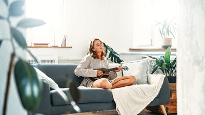 Cozymaxxing offers more than just a sense of comfort; it provides tangible health benefits. Cozymaxxing offers more than just a sense of comfort; it provides tangible health benefits.
