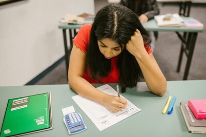Poor posture can lead to stress. (Pexels)