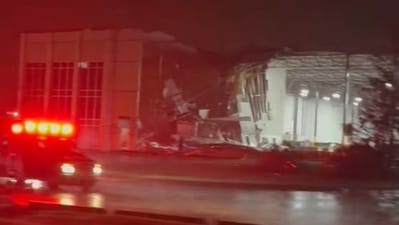 A building collapsed in Brownsburg, Indiana after a tornado hit the city (X/IsabellaMitfor2) A building collapsed in Brownsburg, Indiana after a tornado hit the city (X/IsabellaMitfor2)