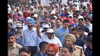 Punjab governor Gulab Chand Kataria on Thursday gave a clarion call to all people to come forward to uproot the drug menace from the state, saying drugs have no place in the land of ‘Guru Sahiban’, prophets and warriors. (HT Photo) Punjab governor Gulab Chand Kataria on Thursday gave a clarion call to all people to come forward to uproot the drug menace from the state, saying drugs have no place in the land of ‘Guru Sahiban’, prophets and warriors. (HT Photo)