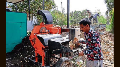 These machines are designed to accelerate the decomposition of leaf litter, transforming it into nutrient-rich compost in a fraction of the time required by traditional methods. (HT Photo) These machines are designed to accelerate the decomposition of leaf litter, transforming it into nutrient-rich compost in a fraction of the time required by traditional methods. (HT Photo)