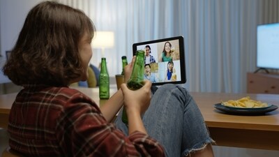 Regardless of the distance, there are plenty of ways you can stay in touch with your long-distance friends, (Shutterstock) Regardless of the distance, there are plenty of ways you can stay in touch with your long-distance friends, (Shutterstock)