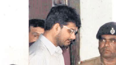 Big Bull Ketan Parekh, being brought to city session court in tight security, in Mumbai. (HT Photo) Big Bull Ketan Parekh, being brought to city session court in tight security, in Mumbai. (HT Photo)