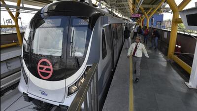 Most thefts occur between midnight and 6am, when metro operations are halted, but a disturbing new trend has emerged — thieves are now striking even when the metro is running. (HT ARCHIVE) Most thefts occur between midnight and 6am, when metro operations are halted, but a disturbing new trend has emerged — thieves are now striking even when the metro is running. (HT ARCHIVE)