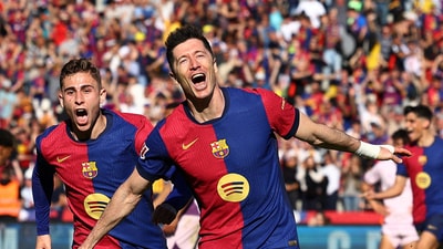 Soccer Football - LaLiga - FC Barcelona v Girona - Estadi Olimpic Lluis Companys, Barcelona, Spain - March 30, 2025 FC Barcelona's Robert Lewandowski celebrates with FC Barcelona's Fermin Lopez after scoring their second goal REUTERS/Albert Gea     TPX IMAGES OF THE DAY (REUTERS)