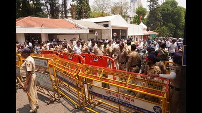 Several political parties, ruling parties and in opposition, held protests at the DMH. Police personnel were at the hospital to prevent law-and-order issues on the hospital premises. (MAHENDRA KOLHE/HT PHOTO) Several political parties, ruling parties and in opposition, held protests at the DMH. Police personnel were at the hospital to prevent law-and-order issues on the hospital premises. (MAHENDRA KOLHE/HT PHOTO)