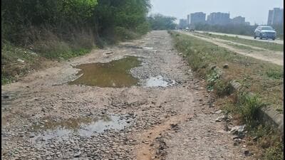The authority will build a central verge, drainage network and also do horticulture work to beautify this road that witnessed frequent road accidents because it was half built, officials said. (HT Photo)
