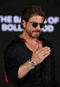 Shah Rukh Khan was seen wearing a diamond bracelet. (Pinterest) Shah Rukh Khan was seen wearing a diamond bracelet. (Pinterest)