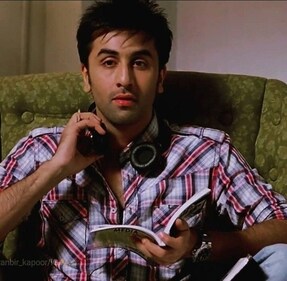 Sid’s relaxed minimalism – Wake Up Sid (Pinterest) Sid’s relaxed minimalism – Wake Up Sid (Pinterest)