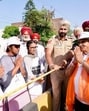 Punjab governor Gulab Chand Kataria on the second day of the footmarch against drugs at Fatehgarh Churian. (HT) Punjab governor Gulab Chand Kataria on the second day of the footmarch against drugs at Fatehgarh Churian. (HT)