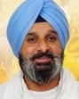 Three days after the new special investigation team (SIT) inquiring into a drug trafficking case against Shiromani Akali Dal (SAD) leader Bikram Singh Majithia moved a Mohali court seeking search warrants, the court on Saturday adjourned the hearing for arguments to April 19. (HT File)