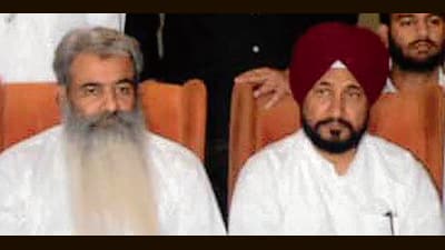 Congress’ Ludhiana West nominee Bharat Bhushan Ashu and ex-CM Charanjit Singh Channi talk to the media in Ludhiana. (HT Photo) Congress’ Ludhiana West nominee Bharat Bhushan Ashu and ex-CM Charanjit Singh Channi talk to the media in Ludhiana. (HT Photo)
