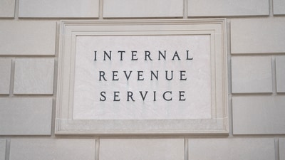 Taxpayers can request an extension until October 15, 2025, but must still pay estimated taxes by April 15. REUTERS/Kent Nishimura/File Photo (REUTERS)