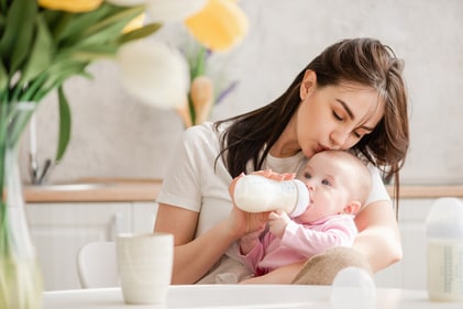 Know the pros and cons of formula feeding. (Shutterstock) Know the pros and cons of formula feeding. (Shutterstock)
