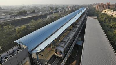 (Representative image) The Golden Line spur will be unlike the Blue Line, which has also two spurs. In the Blue Line, trains either go towards Noida Electronic City or towards Vaishali. (HT Archive) (Representative image) The Golden Line spur will be unlike the Blue Line, which has also two spurs. In the Blue Line, trains either go towards Noida Electronic City or towards Vaishali. (HT Archive)